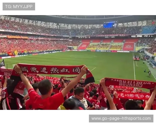 成都中场核心合同细节流出，引发球迷围观讨论