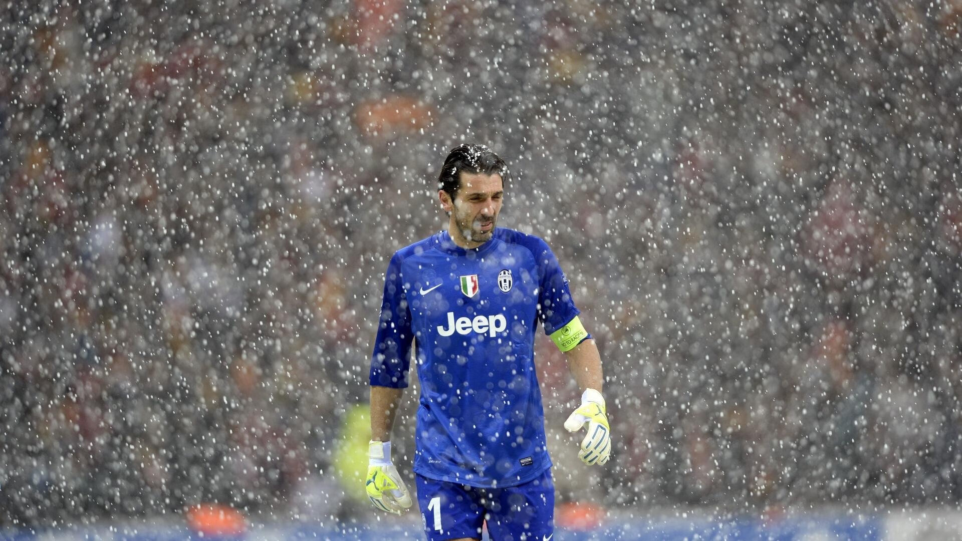 巡回赛半决赛争夺激烈